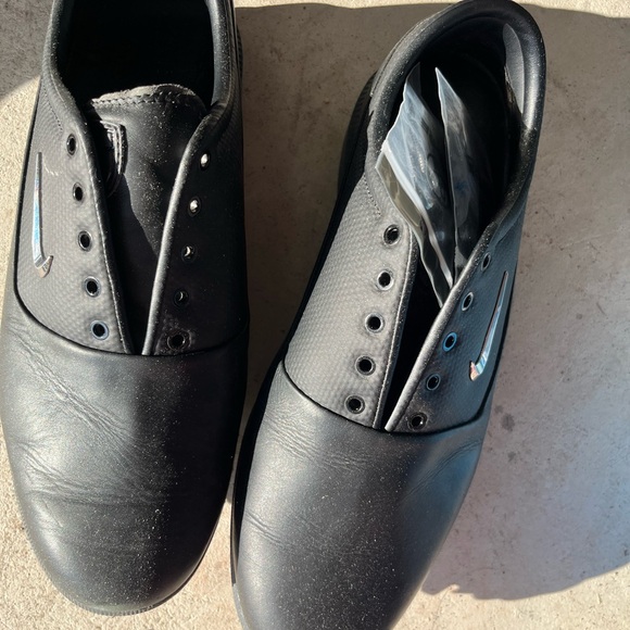 Nike Other - Nike Black Sneakers Slip-On Minimalist Design
